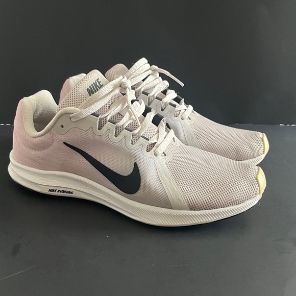 Nike Downshifter 8 Running Shoes. Gray and Black with Pink Foam. Women’s size 7 - Picture 2 of 12